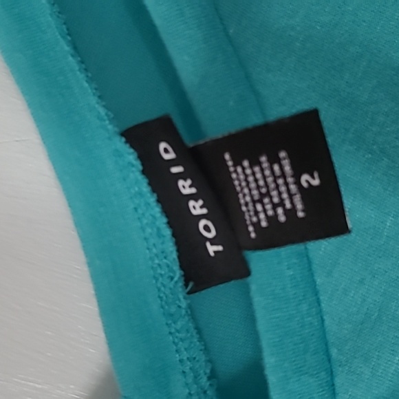 Torrid Double V neck tee - Picture 3 of 4